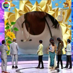 Meet your Posher, Cassandra